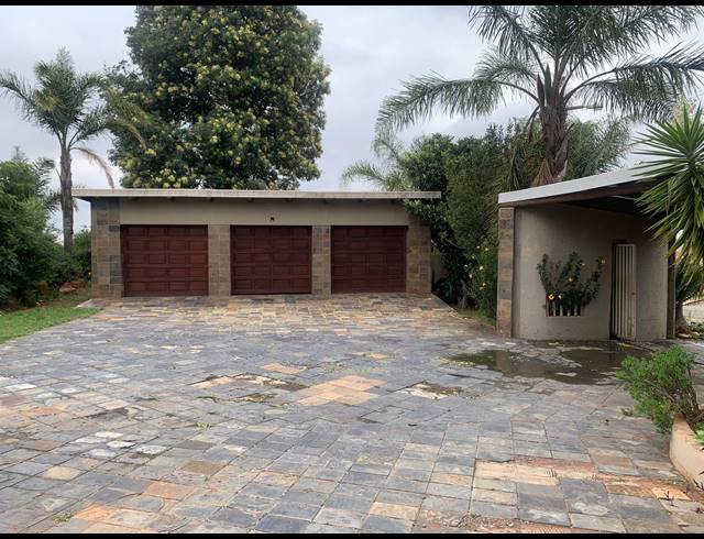 3 BEDROOM HOUSE FOR SALE IN HILLSHAVEN
